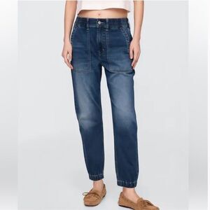 Gap Denim Knit Like Jogger Jeans Medium NEW
